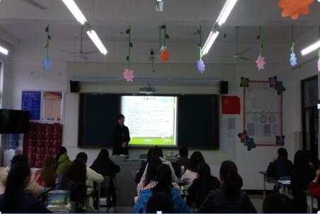 我校舉辦幼兒園早期閱讀專題培訓(xùn)會